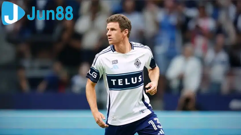 Muller chắc chắn sẽ là ngôi sao đáng chú ý bậc nhất trên hàng công của Vancouver. Muller chắc chắn sẽ là ngôi sao đáng chú ý bậc nhất trên hàng công của Vancouver.