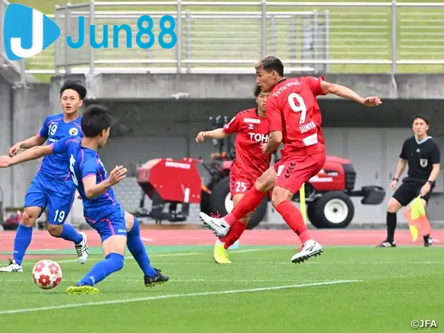 Hàng thủ của Fukushima Utd đang gặp vấn đề. Hàng thủ của Fukushima Utd đang gặp vấn đề.